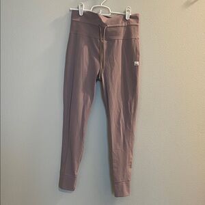 Vuori Women's Mauve Leggings